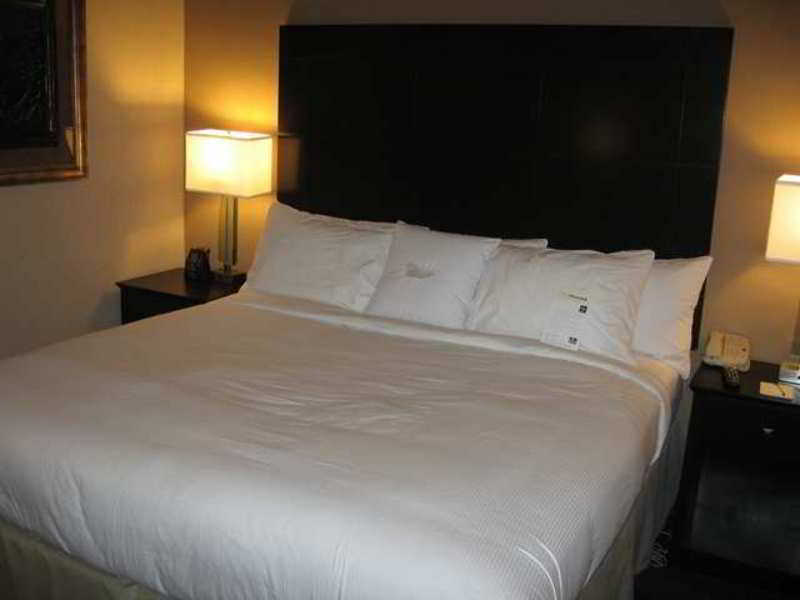 Homewood Suites By Hilton Indianapolis Downtown Room photo